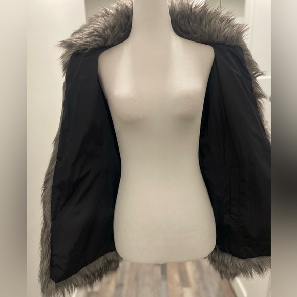 Faux Fur Coat / Jacket / Outter wear - Picture 8 of 11